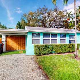 Hotel Exterior 1 Palm Shadow Sanctuary, Museum of Discovery and Science Hotels