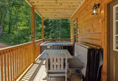 Lain-lain 4 On Blackbeary Hill: A cozy 3-BR cabin perfect for a getaway in an enchanting forest setting.