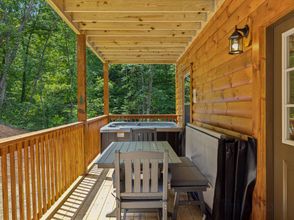 Lain-lain 4 On Blackbeary Hill: A cozy 3-BR cabin perfect for a getaway in an enchanting forest setting.