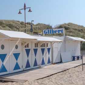 Hotel Exterior 1 Villa Martinella, Statue of Einstein Hotels