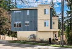 Others 3 Seattle Vacation Home: Shoreline Townhouse | 5 Star Hospitality