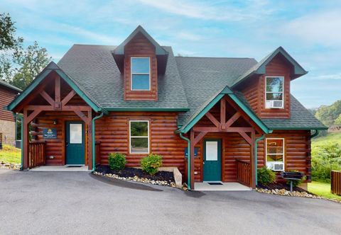 Others Sparkling Getaway w/ Private Hot Tub - Near Dollywood