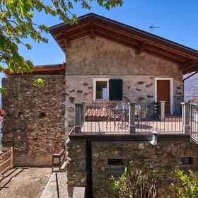 Logo 1 Oro del Lario, 칼코 호텔