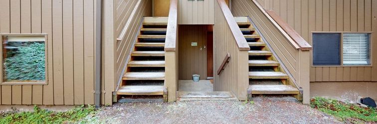 Others Riverfront Mountain Memories