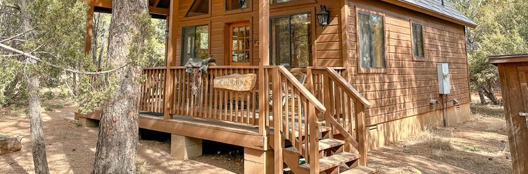 Others Private Hot Tub and Fireplace Amenities - Cozy Inviting Retreat