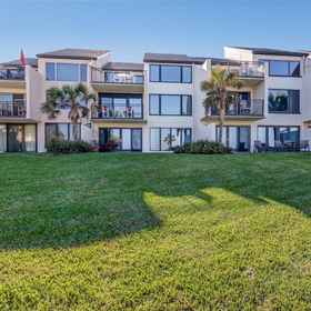 Hotel Exterior 1 Patio Access and Close to Beach Boardwalk - Charming Coastal Villa, Nassau County Hotels