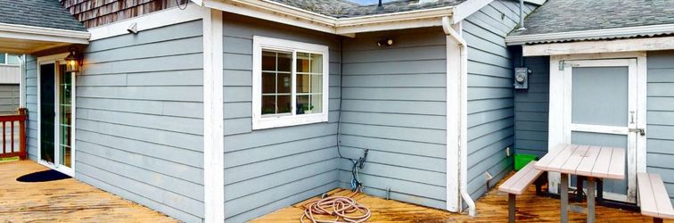 Others Charming Seaside home w/ a private hot tub & easy beach access