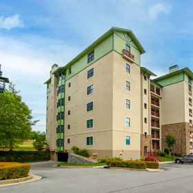 Hotel Exterior 1 Chung cư rộng rãi với tầm nhìn sân golf và các tiện nghi khu nghỉ dưỡng - Khu nghỉ dưỡng quyến rũ, Khách sạn Pigeon Forge