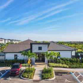 Hotel Exterior 1 Waterpark, Game Room, and Resort Clubhouse Access - Gorgeous Retreat, Calabay Palms Villa Hotels