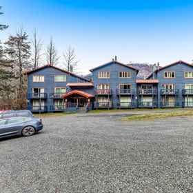 Logo 1 Ski-in/out condo near hiking & town with sauna & deck with amazing views, โรงแรม & ที่พัก Alyeska Ski Resort