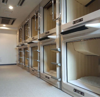 Others 2 Capsule Hotel Rainbow