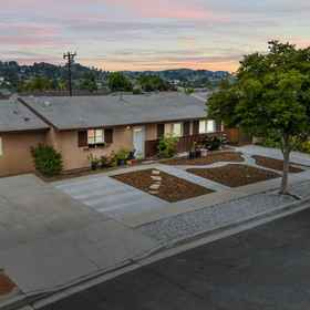 Logo1Charming Oasis with Modern Kitchen and Outdoor Patio - Cozy Retreat,文图拉县飯店