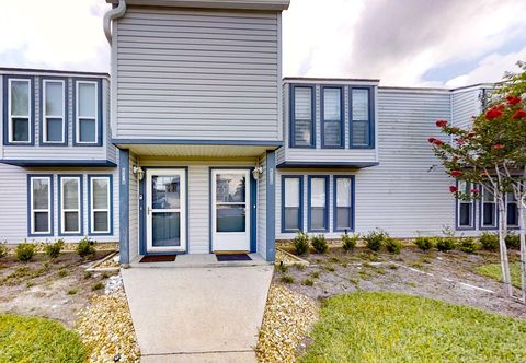 其他 Two-story condo with pool, tennis & patio - 2 short blocks to the beach