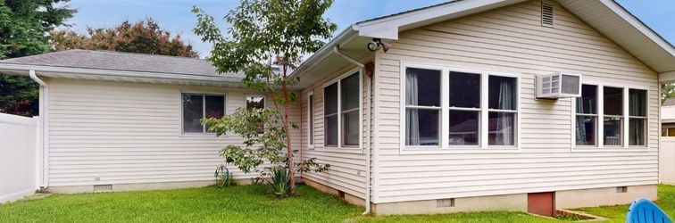 อื่นๆ Midway Estates dog-friendly house with central AC & patio - close to the beach