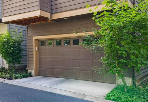 其他 Vibrant Décor and Access to Community Pool - Stylish Oasis