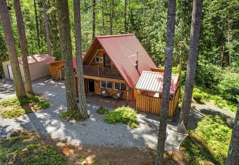 Others Covered Hot Tub, Fire Pit and Community Lake - Serene Rustic Retreat