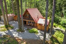 Others Covered Hot Tub, Fire Pit and Community Lake - Serene Rustic Retreat