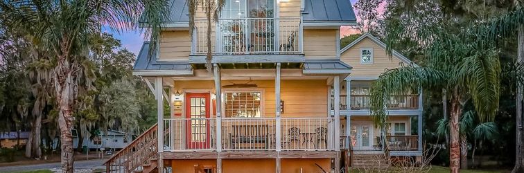 Others Inviting waterfront cottage with balcony, firepit, marsh views, & washer/dryer