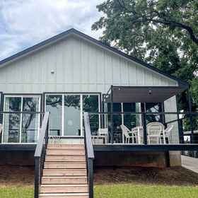 Hotel Exterior1The Briar Lakefront Retreat!,塔兰特县飯店