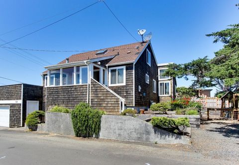 Others Newport's Cypress Oceanview Home