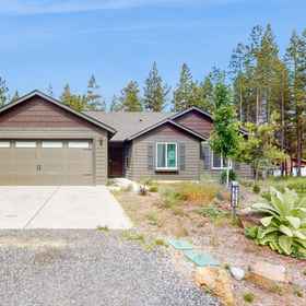 Hotel Exterior 1 Tranquil new-build in Oregon with woodsy yard & hot tub - snowbird-friendly, Deschutes County Hotels