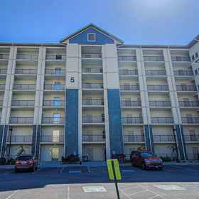 Hotel Exterior 1 Khu nghỉ dưỡng Whispering Evergreen - Đơn vị 1, Khách sạn The Island in Pigeon Forge