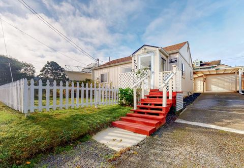 其他 Cozy family beach cottage with hot tub, deck, WiFi, surfboard - walk to bay