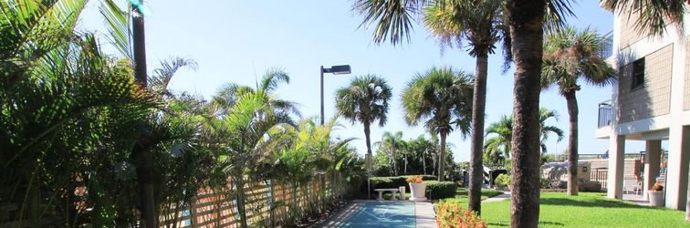 Others Contemporary gem on the Gulf Coast with balcony & W/D - walk to beach & shops