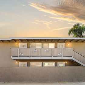 Hotel Exterior1Steps from Beach with Modern Amenities - Cozy Coastal Escape,文图拉县飯店