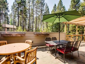 Others 4 Private Hot Tub and Ping Pong Table - Spacious Retreat