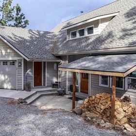 Logo1Stunning Waterfront Haven - Mountain Views, Dock, BBQ,华盛顿州飯店