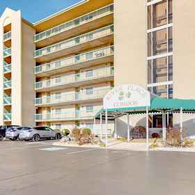 Hotel Exterior 1 River Refuge, Hotel The Island in Pigeon Forge