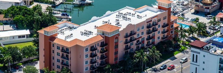 기타 Stunning Waterfront Views - Spa, Gym, Hot tub, Wifi, Balcony