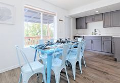 Others 5 Fire Pit, Air Conditioning, Smart TV - Charming Chic Retreat