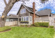 Others 4 Seaside Classic Cottage