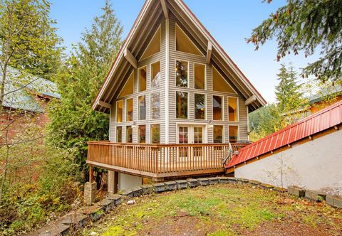 Others Sunny, Ski-in/Ski-Out Getaway w/ Free WiFi, Mountain Views, & a Game Room