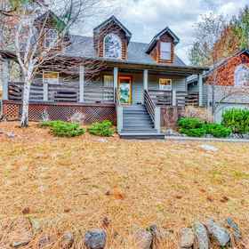 Hotel Exterior 1 Evergreen Shadow, Pilot Butte State Park Hotels