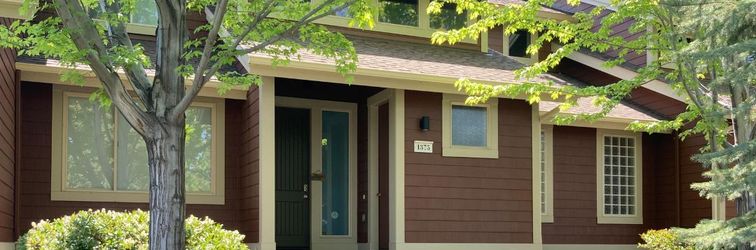 Others Light-filled townhome with fireplace, pools, hot tubs, gyms, golf & tennis