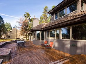 其他 4 Gourmet Kitchen and Scenic Deck with Hot Tub - Elegant Traditional Escape