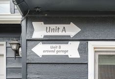 Others 2 Fireplace, Spacious Yard, Stylish Decor - Cozy Family Haven