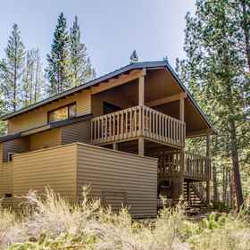 Hotel Exterior 1 Charming Retreat with Bikes and Games - Inviting Family Haven, Lava Lands Visitor Center Hotels
