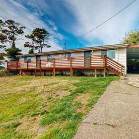 Logo 1 Sakina’s Paradise Three, Lincoln County Hotels