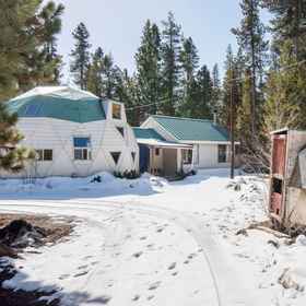 Hotel Exterior 1 Dome Home, Deschutes County Hotels