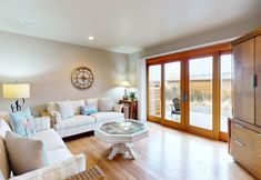 Khác 3 Oceanfront expertly-designed home on Cohasset Beach - dog-friendly