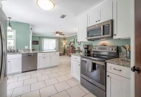 Lain-lain Fenced Yard and Trail Access - Charming Coastal Retreat