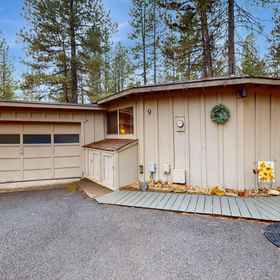 Hotel Exterior 1 Updated Home with Free WiFi, Wood Fireplace, & Furnished Patio, Lava Lands Visitor Center Hotels