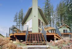 その他 2 Fully rebuilt riverfront home with deck, fireplace, & W/D - dog-friendly