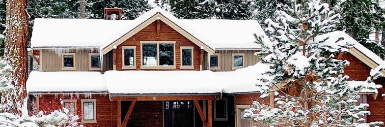 Others Stylish Retreat - Upscale Home with Mountain Views