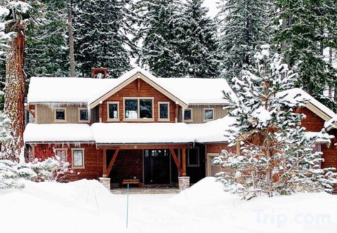 Others Stylish Retreat - Upscale Home with Mountain Views