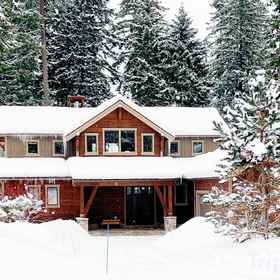 Hotel Exterior 1 Stylish Retreat - Upscale Home with Mountain Views, Washington Hotels